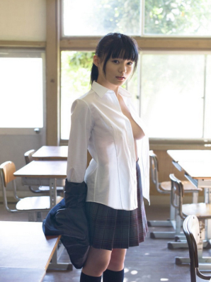 女生试衣间真人版