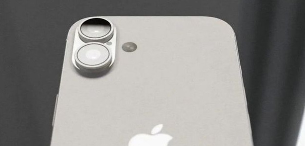 iPhone16如何修改桌面时间的文字样式